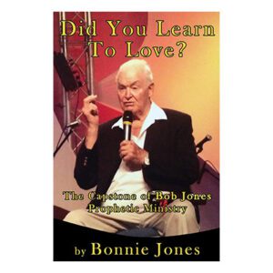 A book cover with an old man holding a microphone.